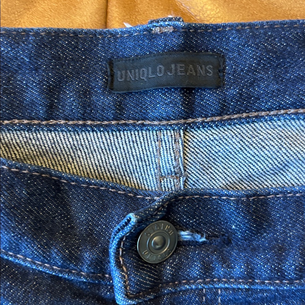 Uniqlo Stretch Selvedge Slim Jeans in Navy - Picture 3 of 6